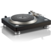 Denon DP-3000NE vista en ángulo con gabinete de madera y patas aislantes