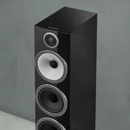 Detalle del tweeter de carbono y el medio Continuum del Bowers & Wilkins 704 S3 Detalle del tweeter de carbono y el medio Continuum del Bowers & Wilkins 704 S3