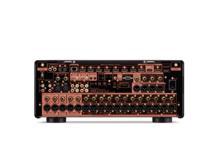 Panel trasero del Marantz AV 10 con preouts XLR y RCA y entradas HDMI