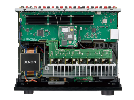 Interior del Denon AVC-X4800H con sus 9 etapas de potencia