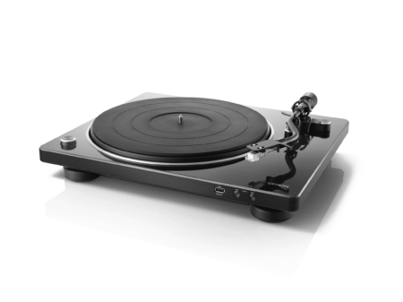 Denon DP-450USB vista frontal con puerto USB y botones de grabación
