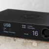 Detalle del frente del HiFi Rose RD160 con su perilla de volumen