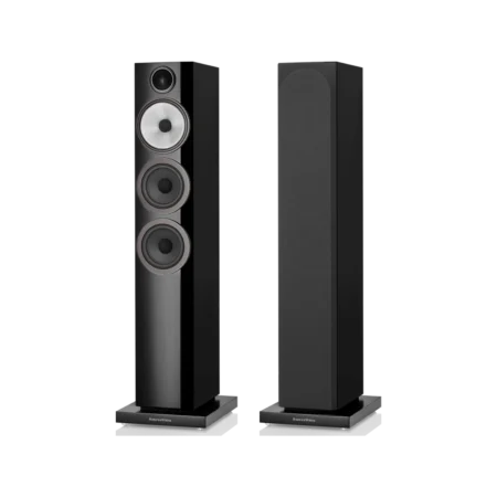 Par de bafles Bowers & Wilkins 704 S3, uno con rejilla y otro sin rejilla Par de bafles Bowers & Wilkins 704 S3, uno con rejilla y otro sin rejilla