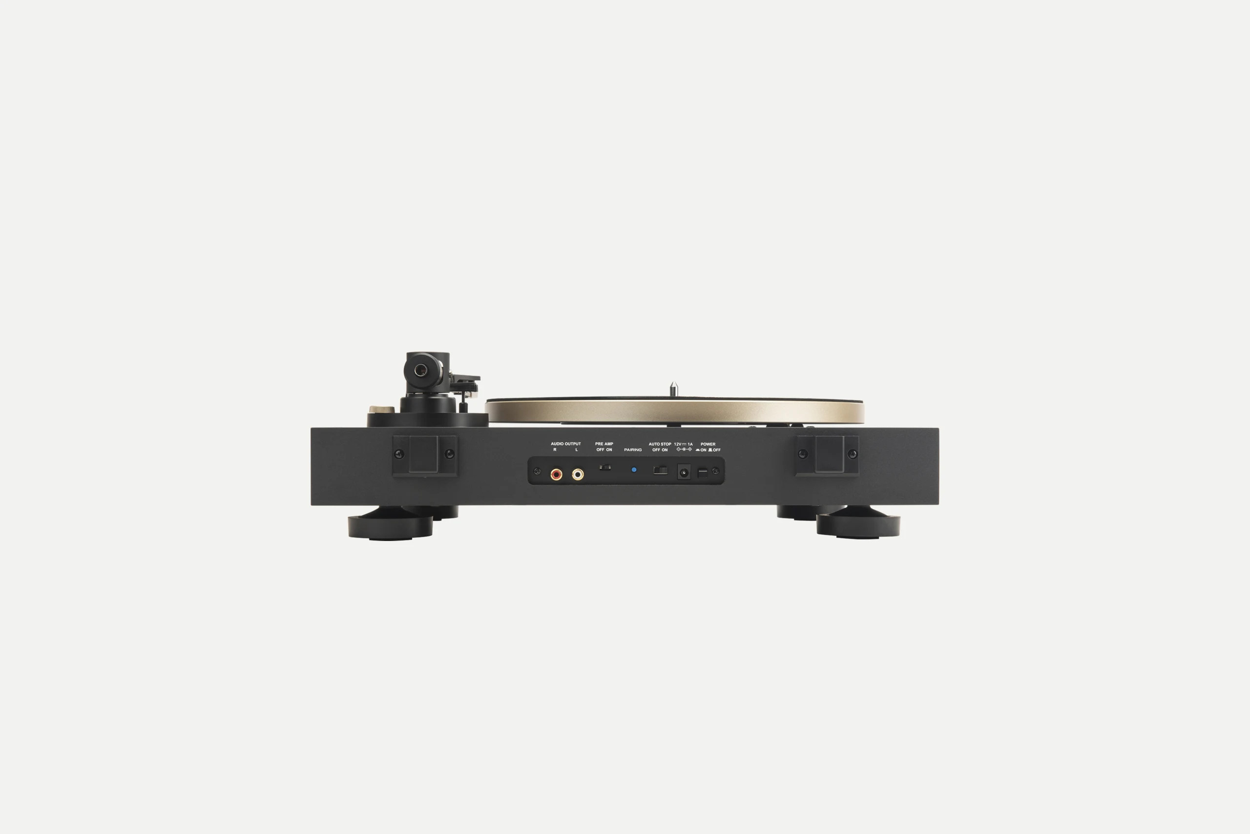 Panel trasero del JBL Spinner BT con salida RCA, selector de preamplificador phono y Bluetooth