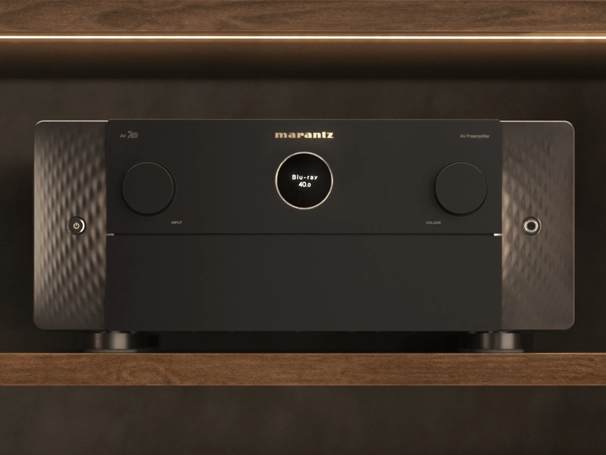 Procesador de cine en casa Marantz AV 20 en un mueble de madera
