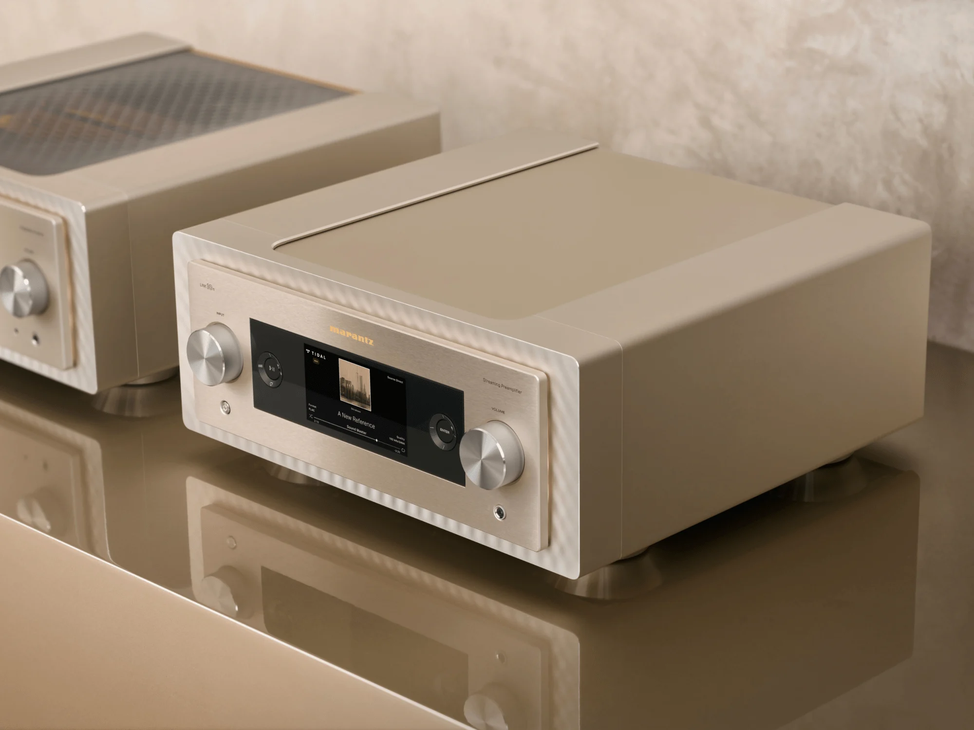 Streamer y preamplificador Marantz LINK 10n junto al amplificador MODEL 10