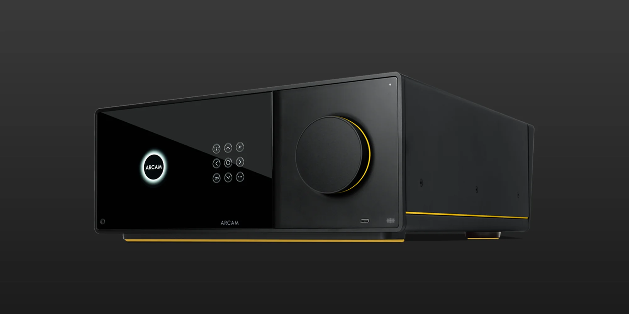 Amplificador de cine en casa Arcam AVA15 en ángulo