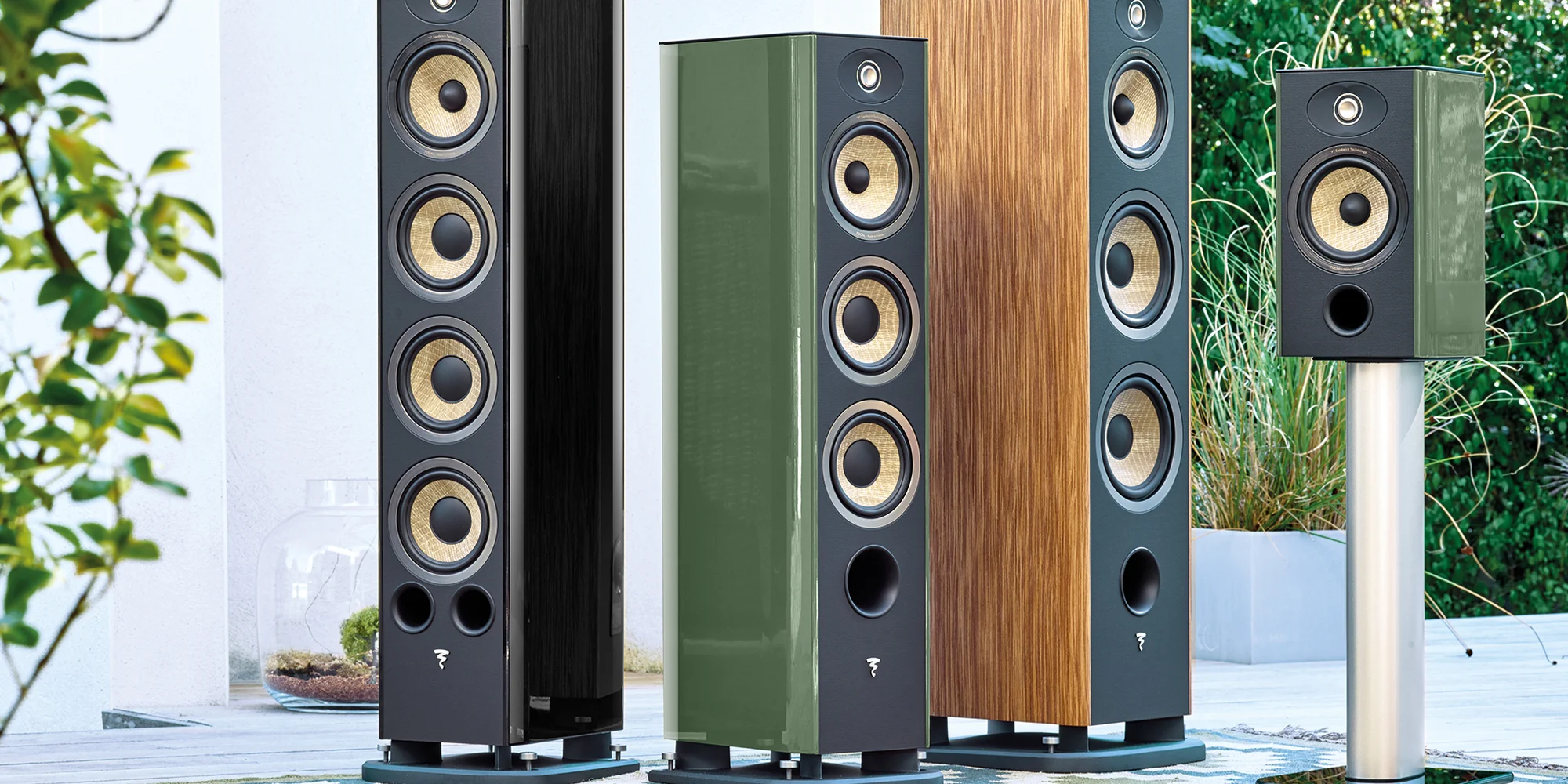 Serie Focal Aria Evo X con las columnas Aria Evo X N4 en un ambiente exterior