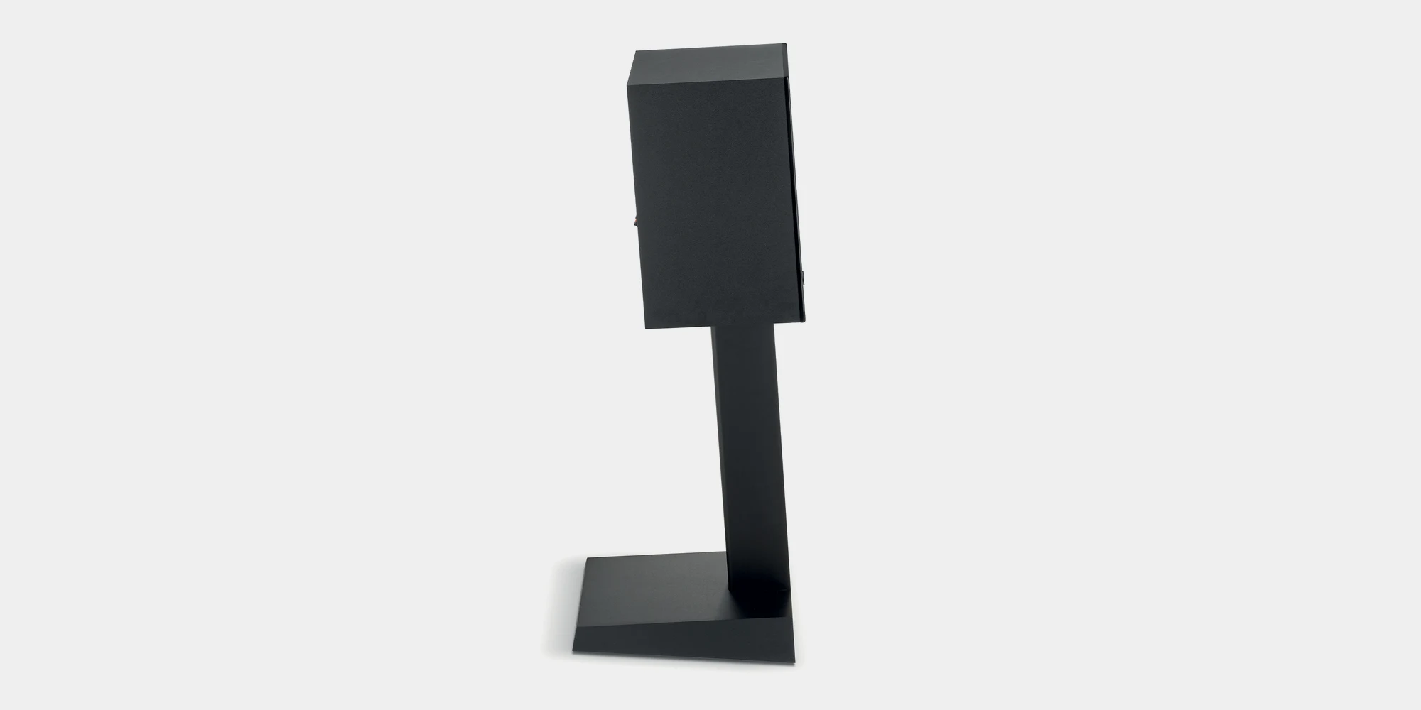 Focal Theva N°1 Stand vista de perfil con el bafle inclinado