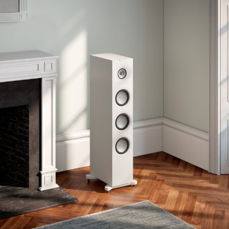 Bafle de piso KEF Q11 Meta en un living
